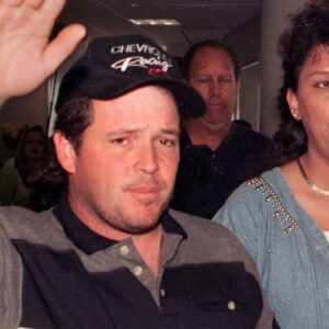 garsonun kazandigi 10 milyon dolar hayatini kabusa cevirdi simdiki isini duyan hayret ediyor Dq4sE4mC