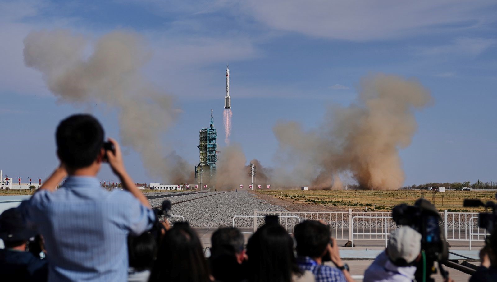 cinin gizemli uydulari yorungede lIyR6yP1