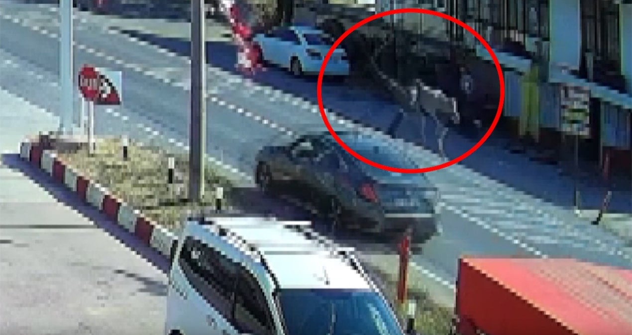 otomobil carpti metrelerce havaya savruldu 1bfVQkT9