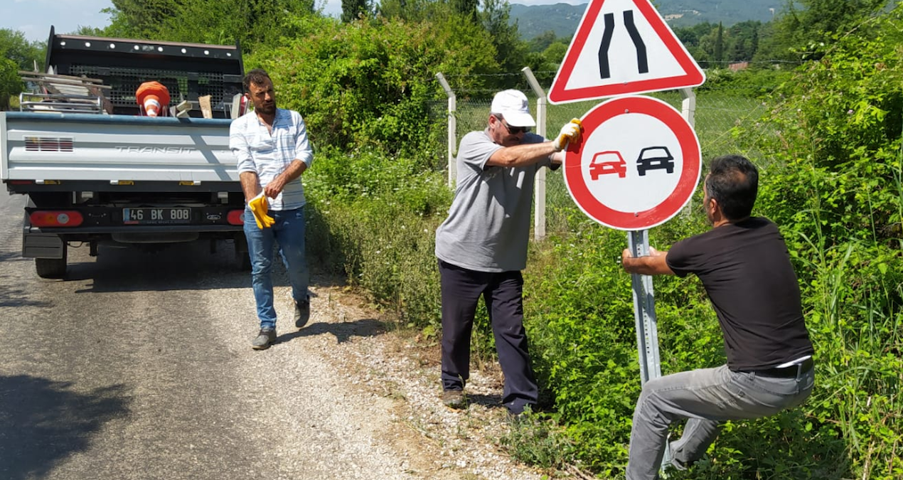 19 bin 46 trafik levhasi apar topar kaldirildi istenedeni yhrwEyGL