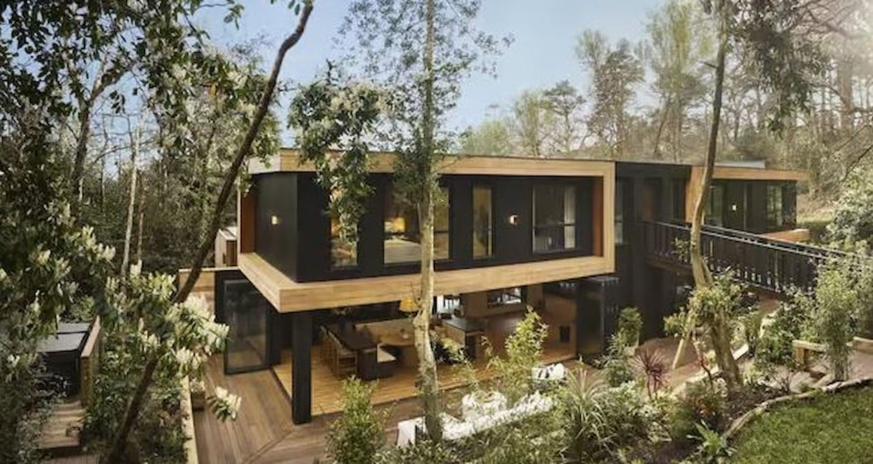 cekilisle kazandigi 105 milyon tllik malikaneyi cok luks diyerek zararina satti HOOD62TP.jpg