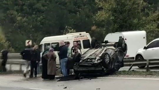 d 100de surucusunun kontrolunden cikan otomobil takla atti 1 yarali OhzB4tfy