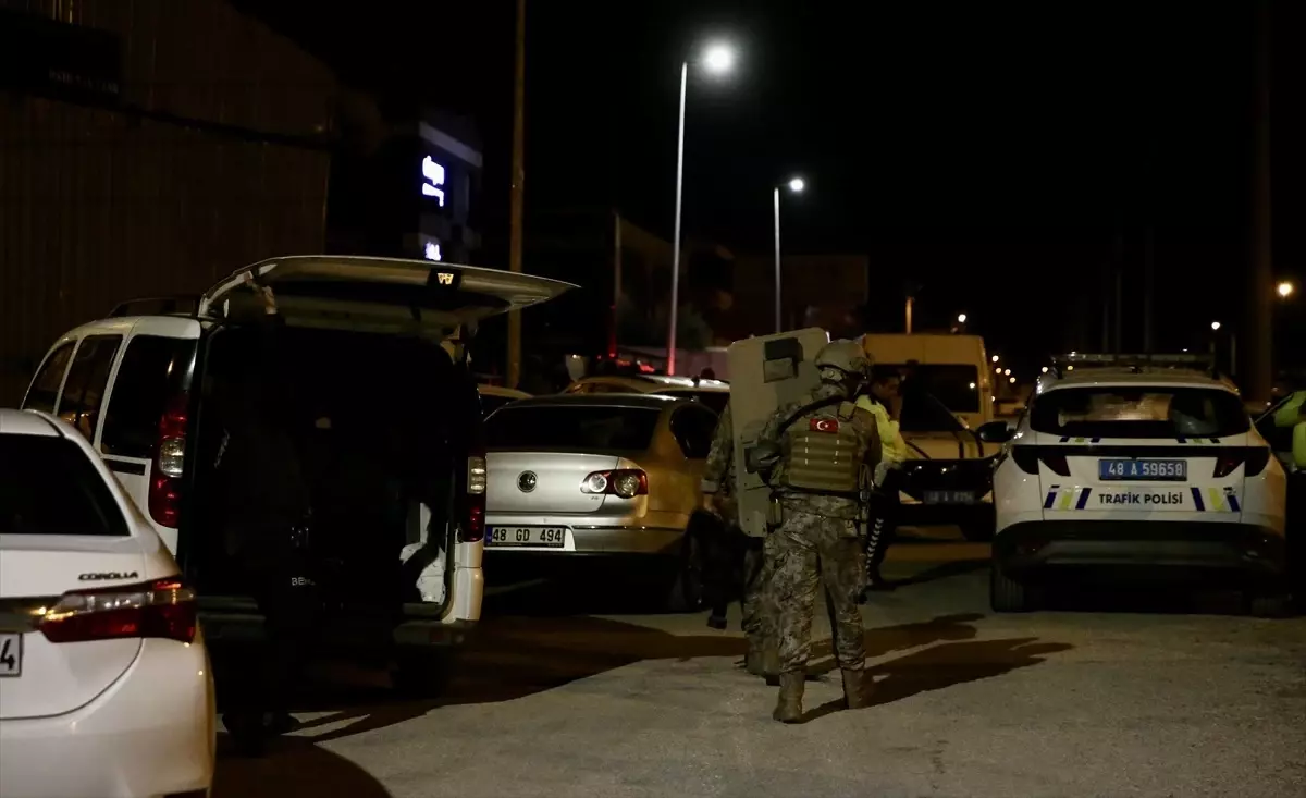 fethiyede uyusturucu operasyonu 2 supheli gozaltinda jNgf3Pyk.jpg