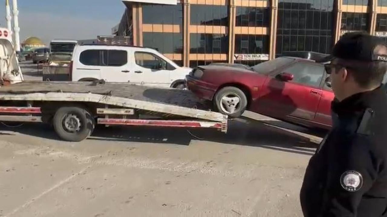 ankarada hurda arac temizligi cok sayida arac trafikten men edildi PcG4Es2y.jpg