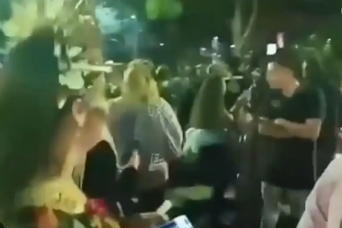 belediye baskani festivalde konustugu sirada vurularak olduruldu jBMRYmcN.jpg