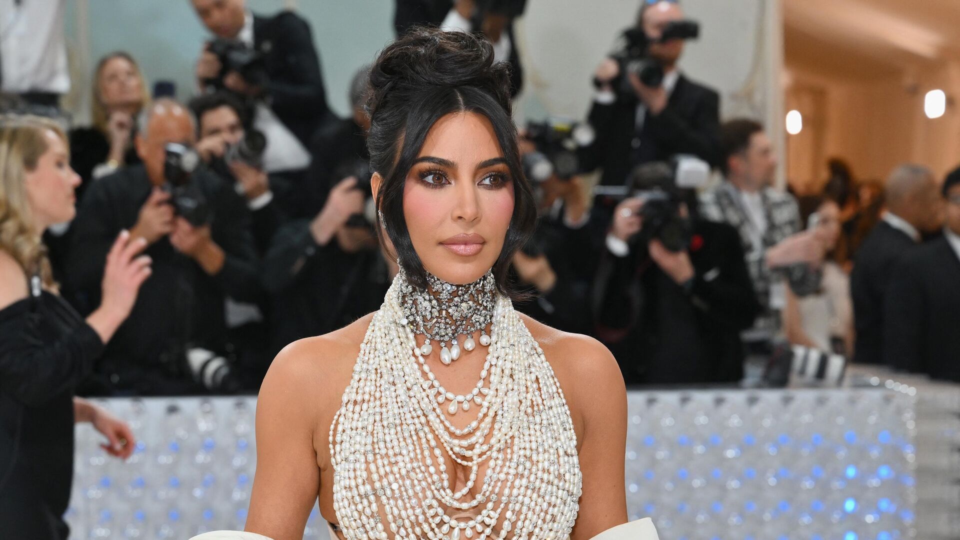 kim kardashian aya inis sahteydi demisti nasadan yanit geldi 5Ct9es2k.jpg
