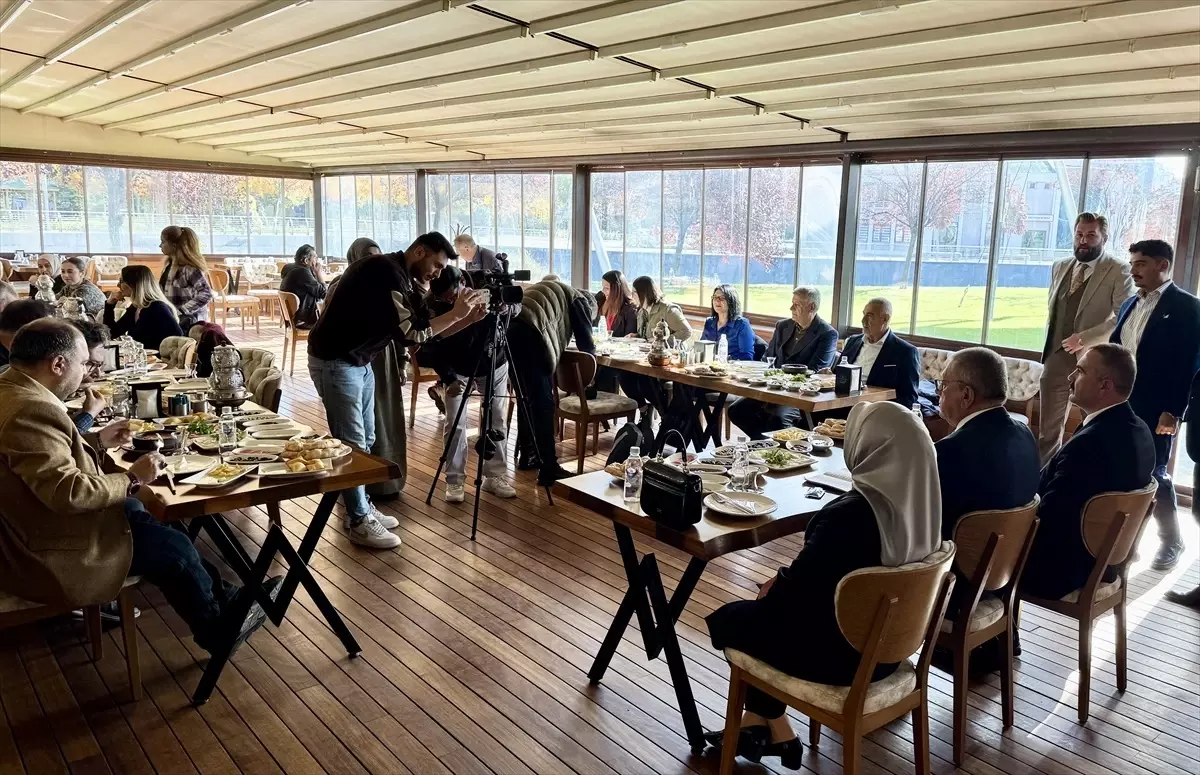 mhp kirsehir basin bulusmasi DkSdVADi.jpg