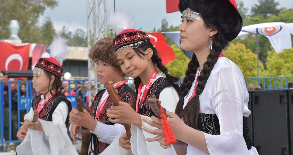 9-ulkeden-geldiler-23-nisani-kutladilar-9lGTrNCj