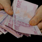 emekliler-yilbasinda-ayni-filmi-izleyecek-XsiKVX7c