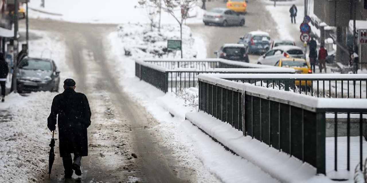 ankaraya-kar-geliyor-meteoroloji-uzmani-gun-verdi-xLnXQ1Fb