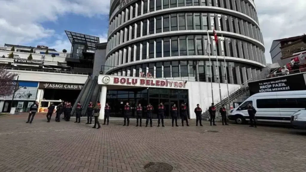 Bolu Belediyesi Soruşturmasında Şok Gelişme: Başkan Yardımcısı ve Meclis Üyesi Tahliye Edildi!