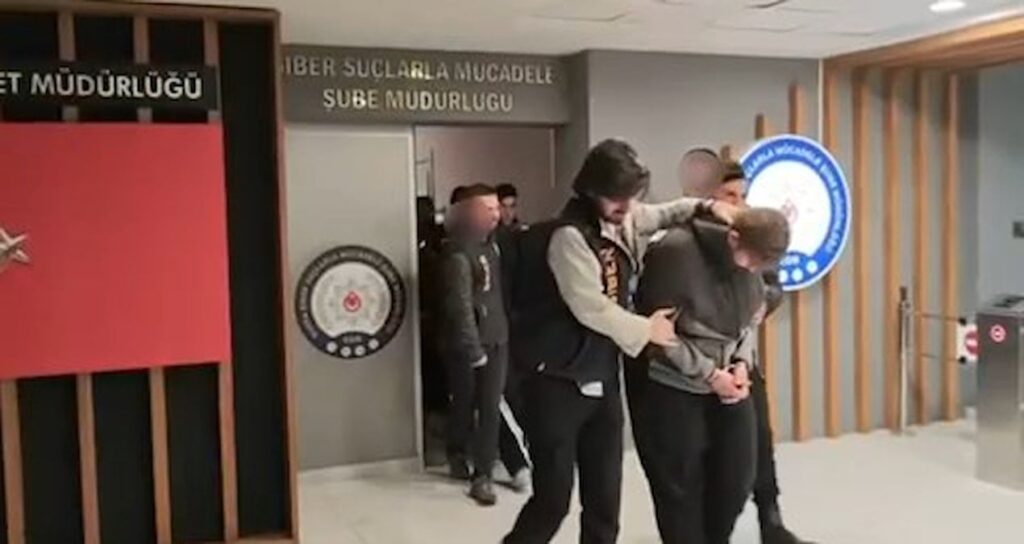 Dervişoğlu’ndan Bayram Namazı Sonrası Adalet ve Mutluluk Vurgusu