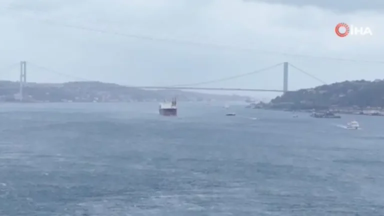 istanbul-bogazinda-gemi-arizasi-qIijybPU-1