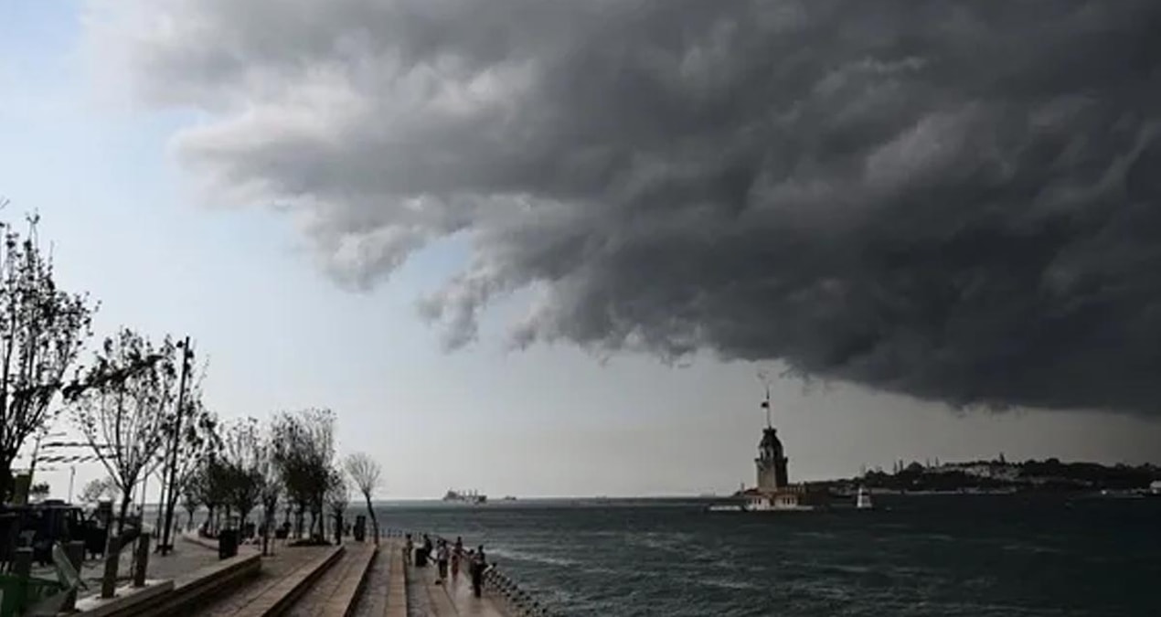 Gunlerdir beklenen oluyor istanbulda firtina etkili olmaya basladi TUNSLSpF